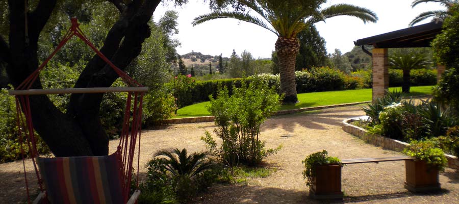 Il giardino della casa 2